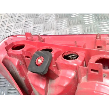 Feu arriere principal gauche (feux) RENAULT CLIO 2 PHASE 2 d’occasion