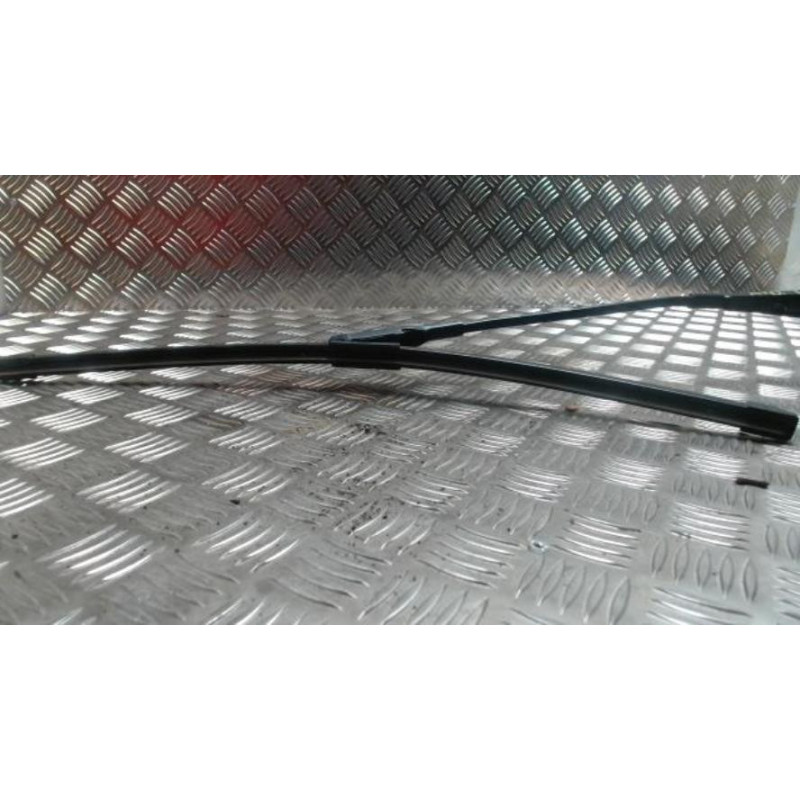 Bras essuie glace avant droit MERCEDES CLASSE B 245 PHASE 1 d’occasion