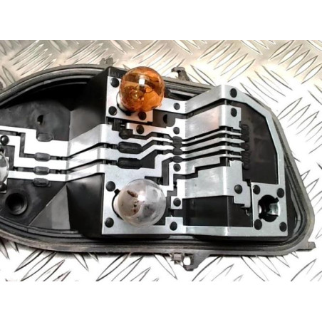 Platine feu arriere droit RENAULT CLIO 3 PHASE 1 d’occasion