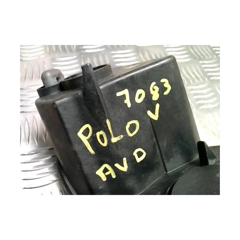 Anti brouillard droit (feux) VOLKSWAGEN POLO 5 PHASE 2 d’occasion