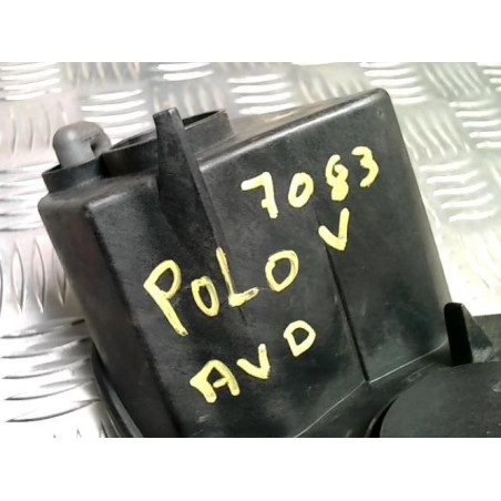 Anti brouillard droit (feux) VOLKSWAGEN POLO 5 PHASE 2 d’occasion