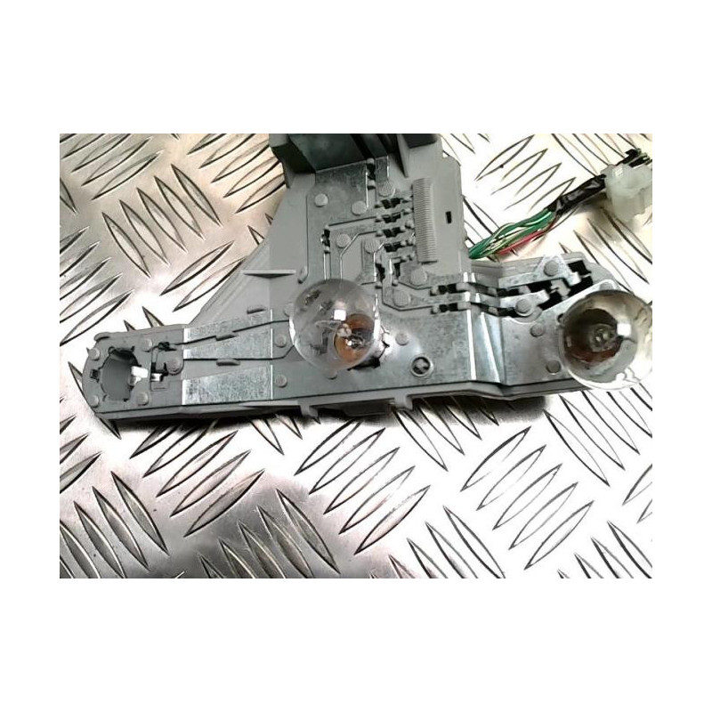 Platine feu arriere droit TOYOTA COROLLA 10 PHASE 2 d’occasion