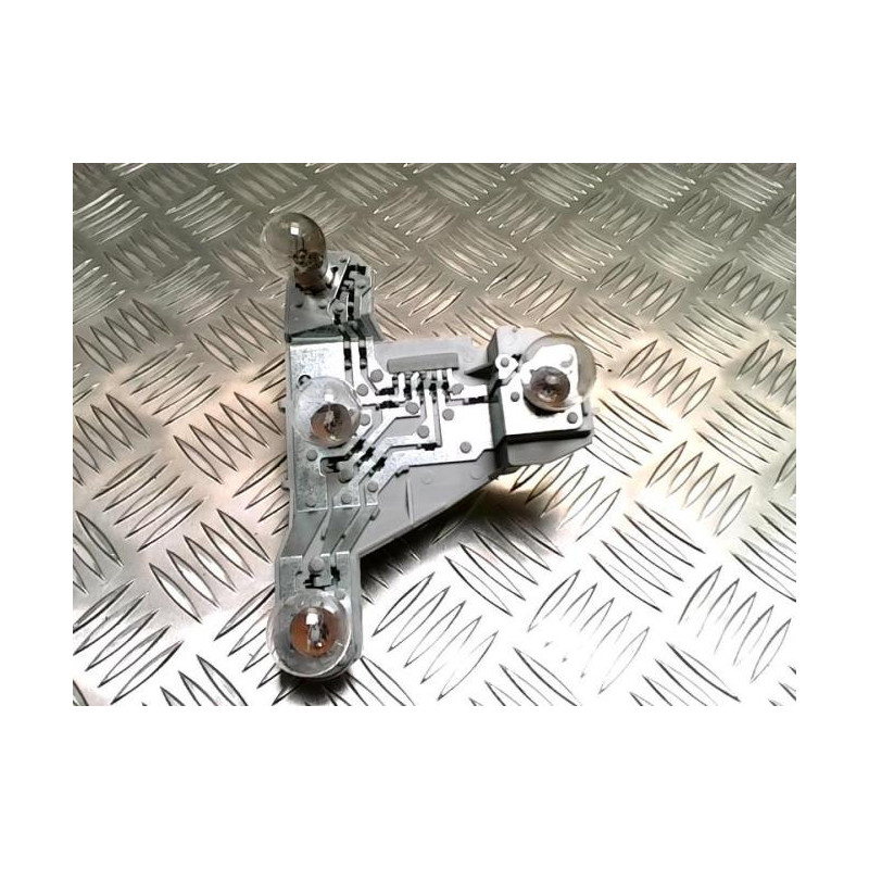 Platine feu arriere gauche TOYOTA COROLLA 10 PHASE 2 d’occasion