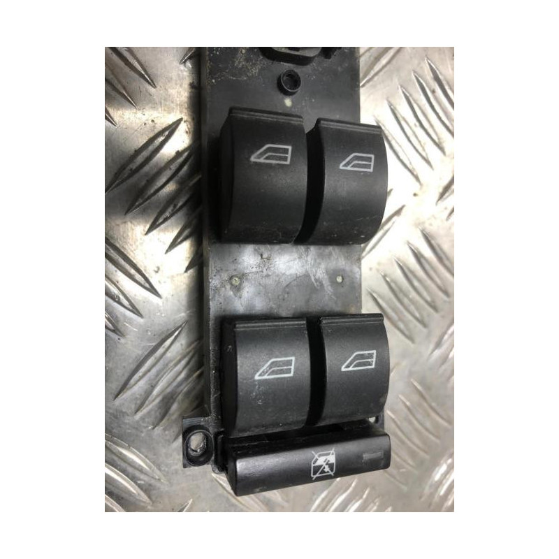 Interrupteur de leve vitre avant gauche FORD FOCUS 2 PHASE 2 d’occasion