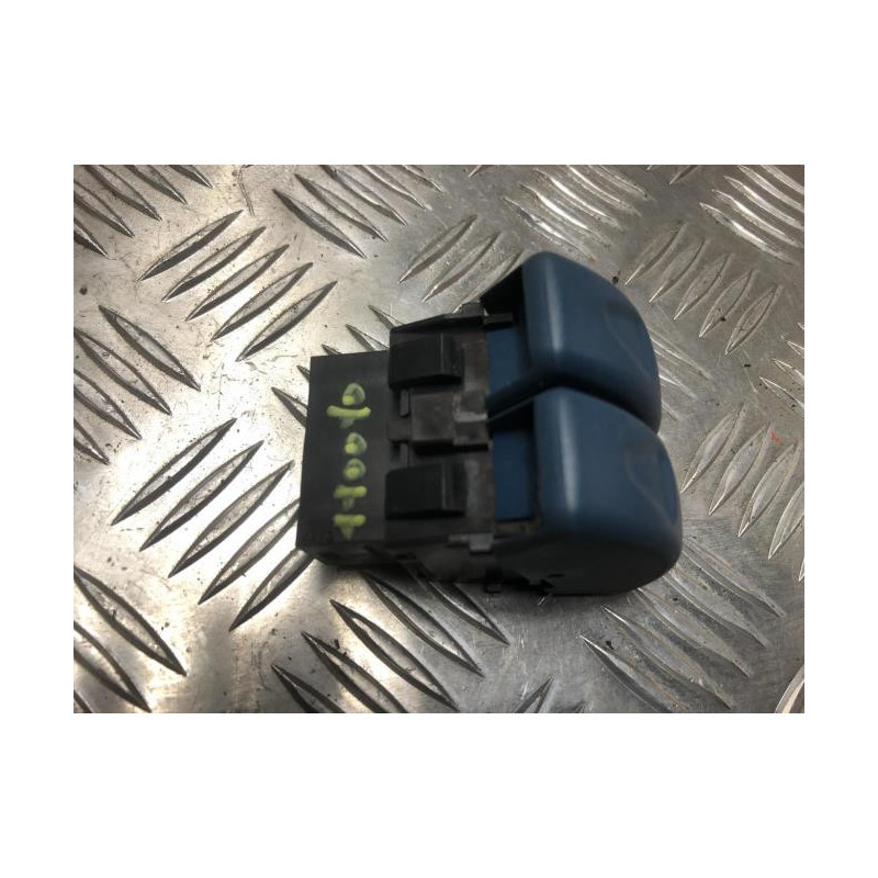 Commande degivrage lunette arriere RENAULT TWINGO 1 PHASE 1 d’occasion