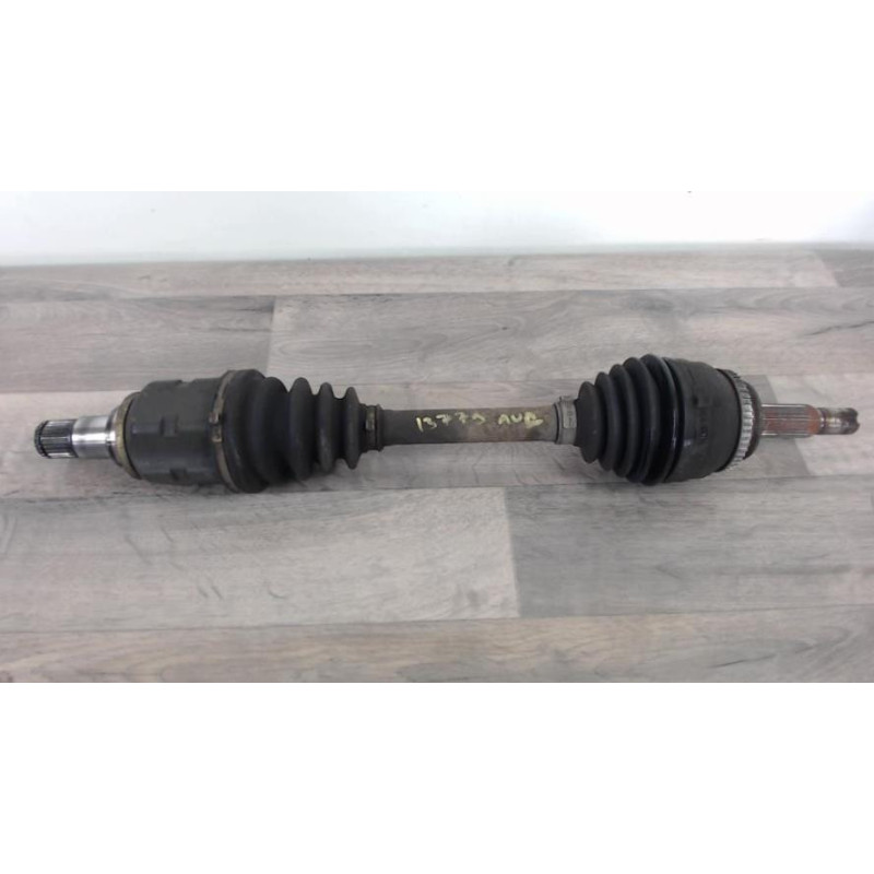 Cardan gauche (transmission) TOYOTA COROLLA VERSO 2 PHASE 1 d’occasion