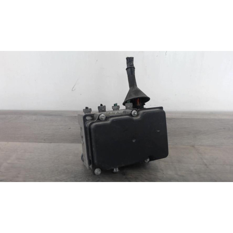 Bloc ABS (freins anti-blocage) RENAULT CLIO 3 PHASE 1 d’occasion
