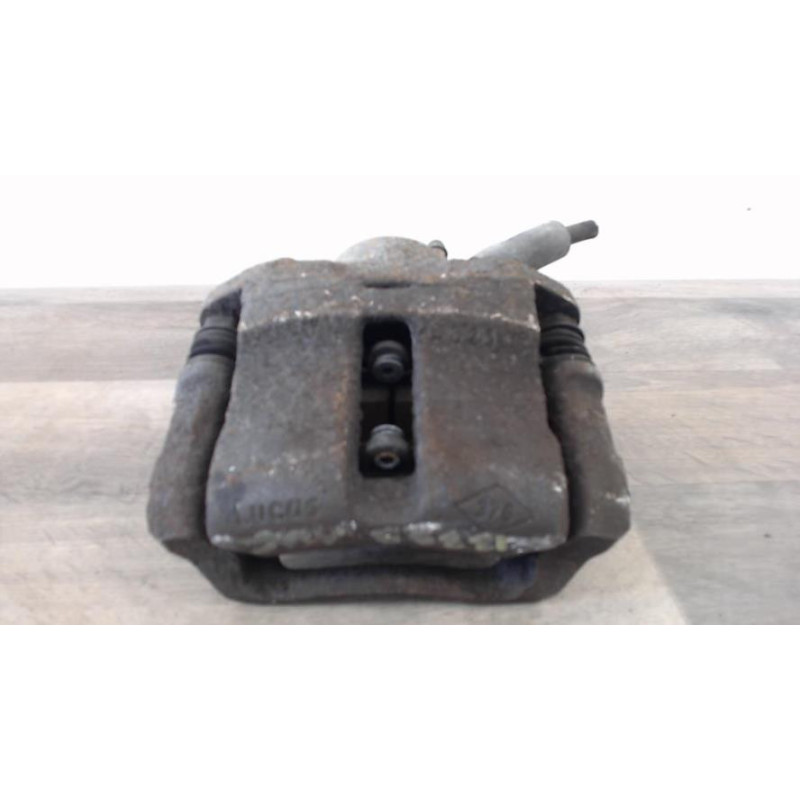 Etrier avant gauche (freinage) RENAULT CLIO 2 PHASE 2 d’occasion