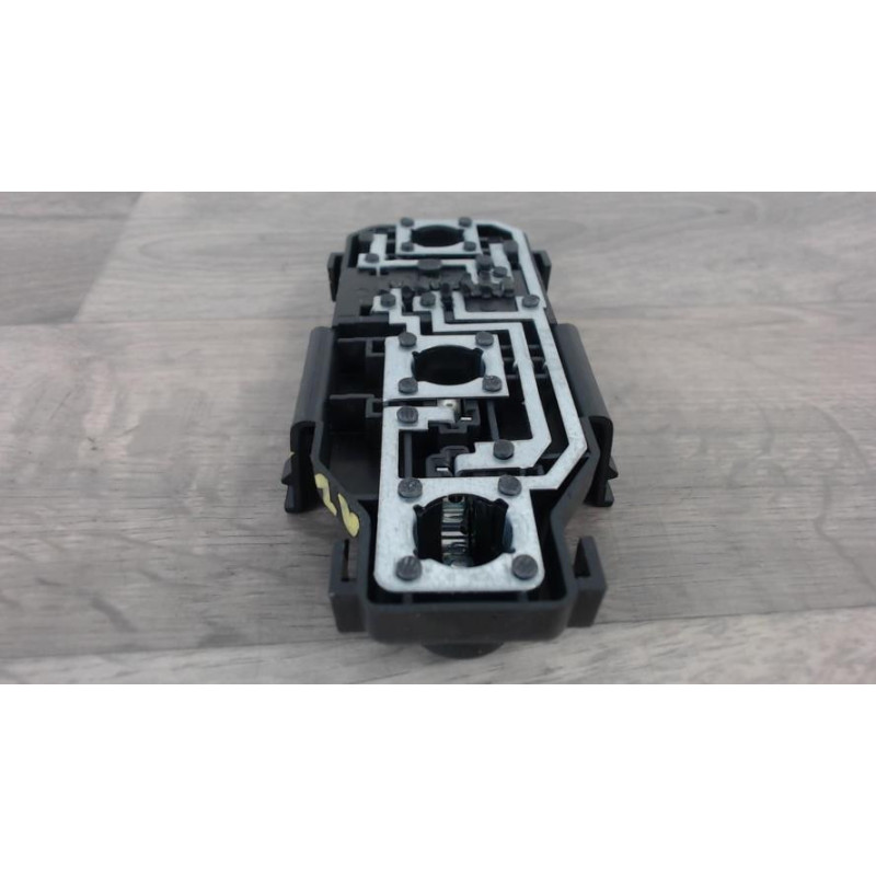 Platine feu arriere droit AUDI A6 2 AVANT PHASE 2 BREAK d’occasion