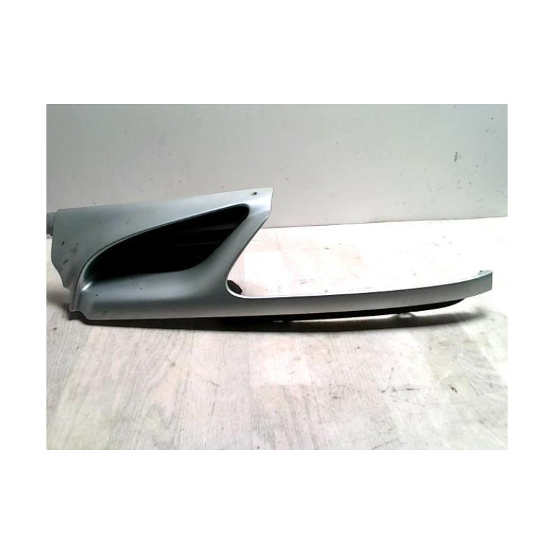 Calandre gauche RENAULT MEGANE 1 PHASE 1 d’occasion
