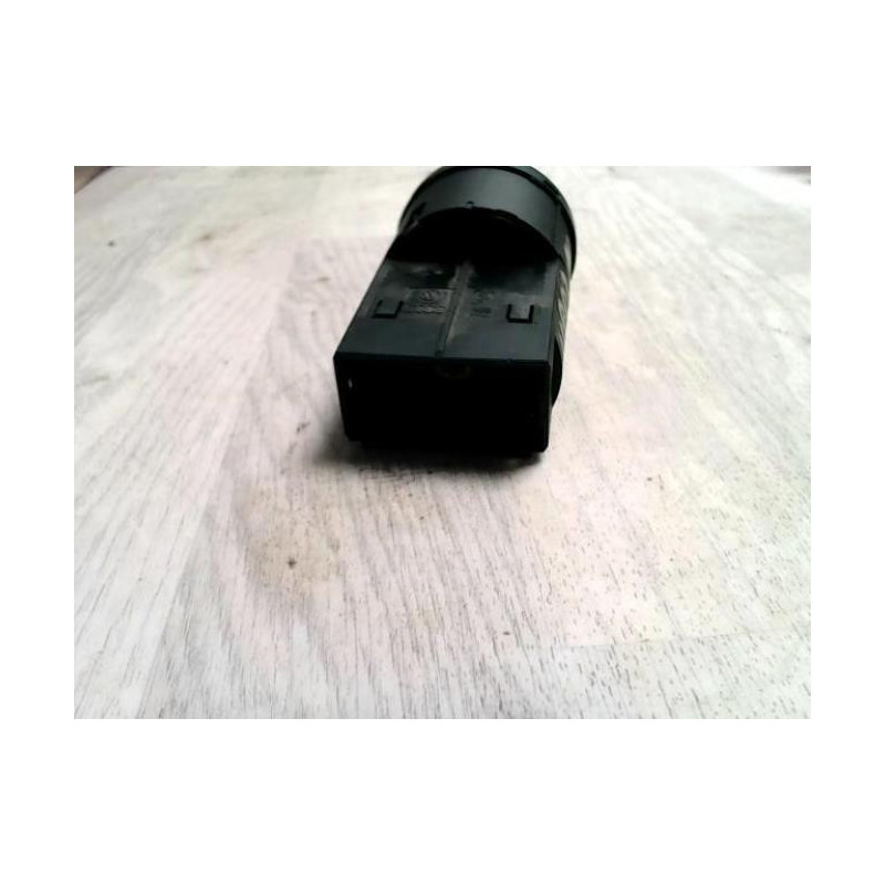 Commande de phare VOLKSWAGEN POLO 4 PHASE 1 d’occasion