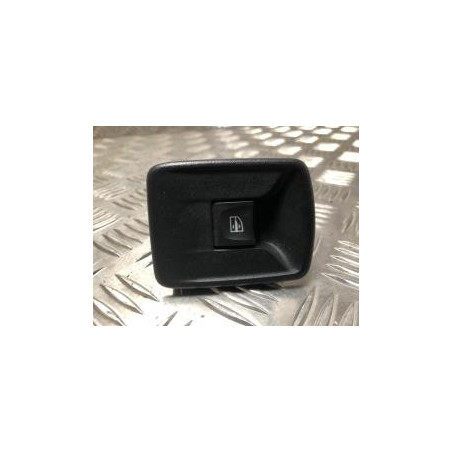 Interrupteur de leve vitre avant droit DACIA SANDERO 2 PHASE 2 d’occasion