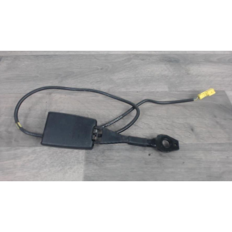 Attache ceinture avant droit MERCEDES CLASSE C 203 PHASE 1 d’occasion