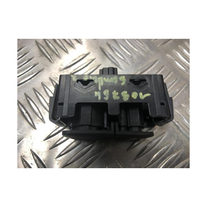 Bouton de warning DACIA SANDERO 2 PHASE 2 d’occasion