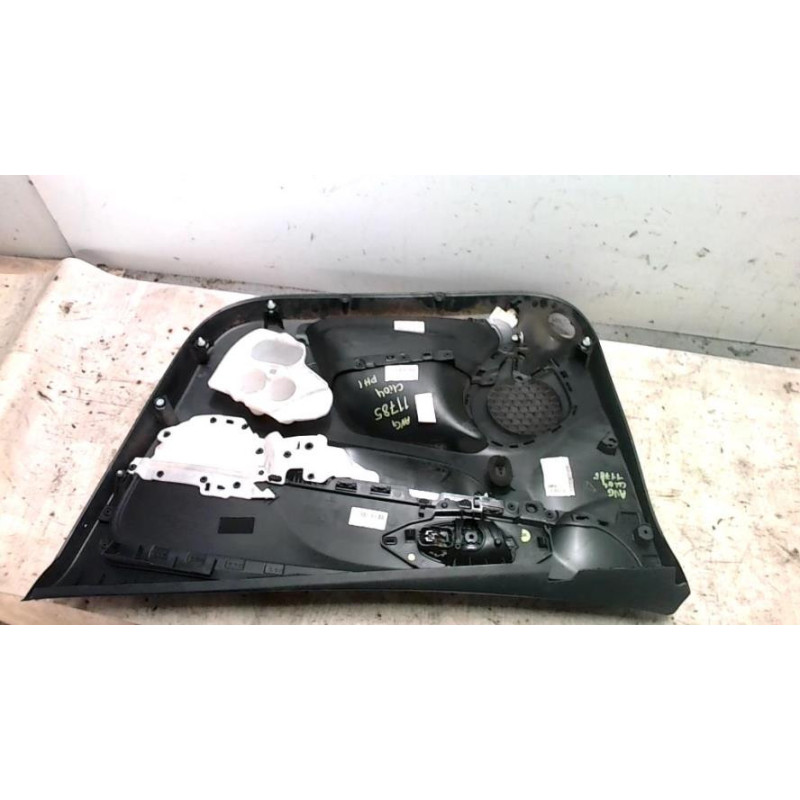 Panneau de porte avant gauche RENAULT CLIO 4 PHASE 1 d’occasion