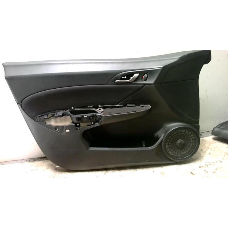 Panneau de porte avant gauche HONDA CIVIC 8 PHASE 2 d’occasion