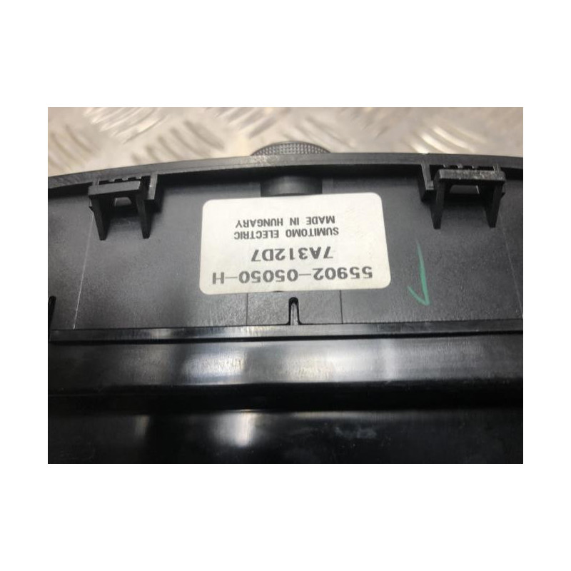 Commande chauffage TOYOTA AVENSIS 2 PHASE 2 d’occasion