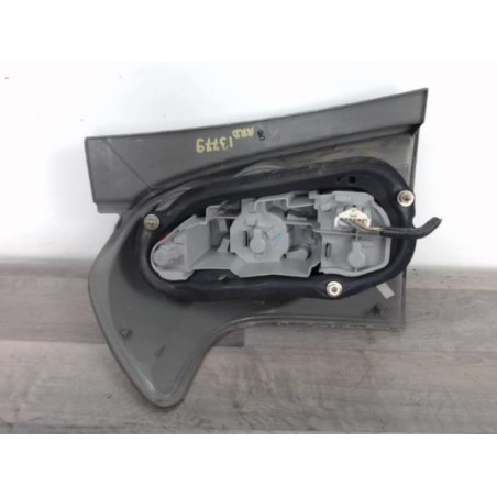 Enjoliveur de feu arriere droit TOYOTA COROLLA VERSO 2 PHASE 1 d’occasion