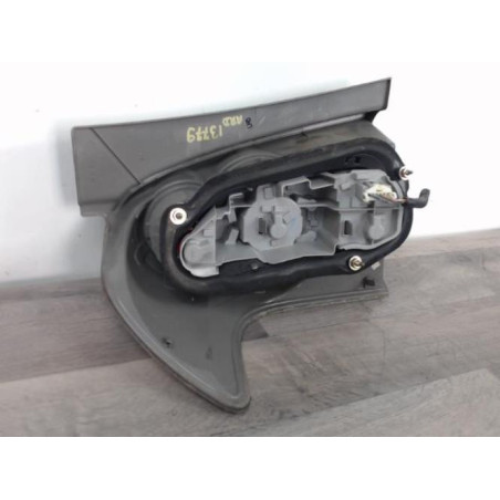 Enjoliveur de feu arriere droit TOYOTA COROLLA VERSO 2 PHASE 1 d’occasion