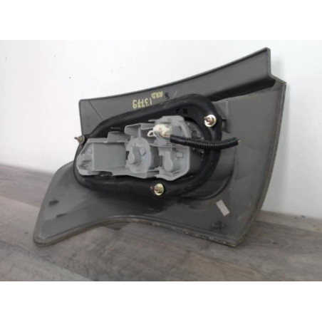 Enjoliveur de feu arriere droit TOYOTA COROLLA VERSO 2 PHASE 1 d’occasion