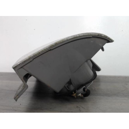 Enjoliveur de feu arriere droit TOYOTA COROLLA VERSO 2 PHASE 1 d’occasion