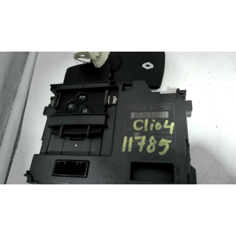 Lecteur de carte (neiman) RENAULT CLIO 4 PHASE 1 d’occasion