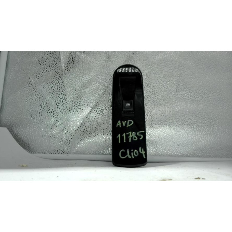 Interrupteur de leve vitre avant droit RENAULT CLIO 4 PHASE 1 d’occasion