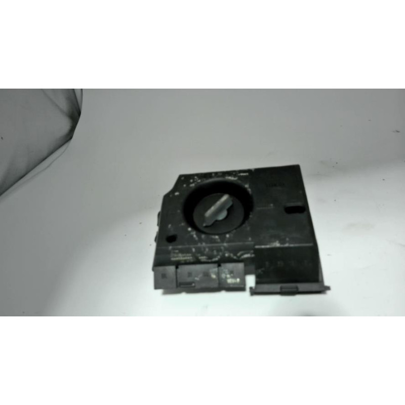 Platine feu arriere droit AUDI A6 1 AVANT BREAK d’occasion