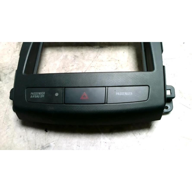 Bouton de warning MITSUBISHI OUTLANDER 2 PHASE 2 d’occasion