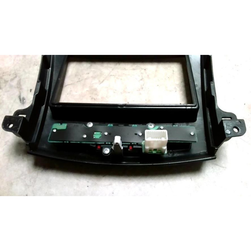 Bouton de warning MITSUBISHI OUTLANDER 2 PHASE 2 d’occasion
