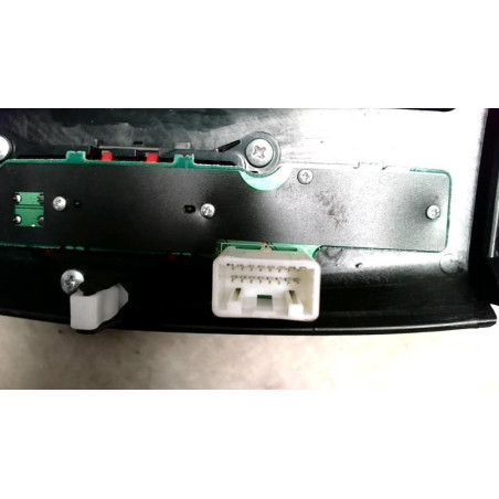 Bouton de warning MITSUBISHI OUTLANDER 2 PHASE 2 d’occasion