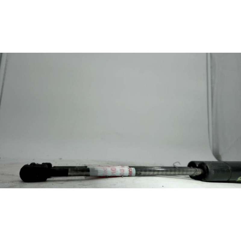 Verin de coffre AUDI A4 2 PHASE 1 d’occasion