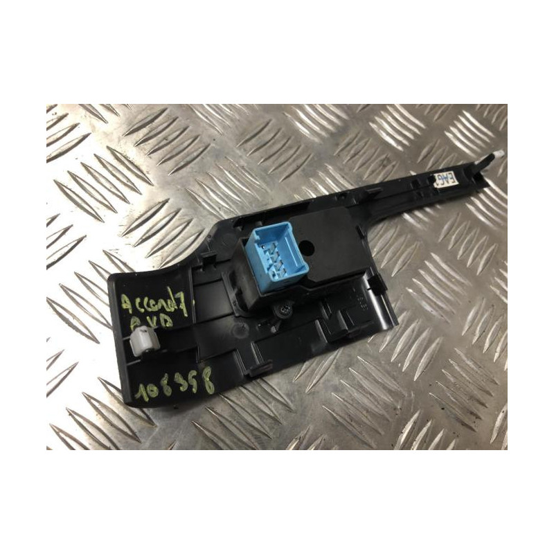 Interrupteur de leve vitre avant droit HONDA ACCORD 7 PHASE 2 BREAK d’occasion