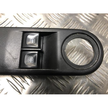 Interrupteur de leve vitre avant gauche RENAULT CLIO 4 PHASE 1 d’occasion