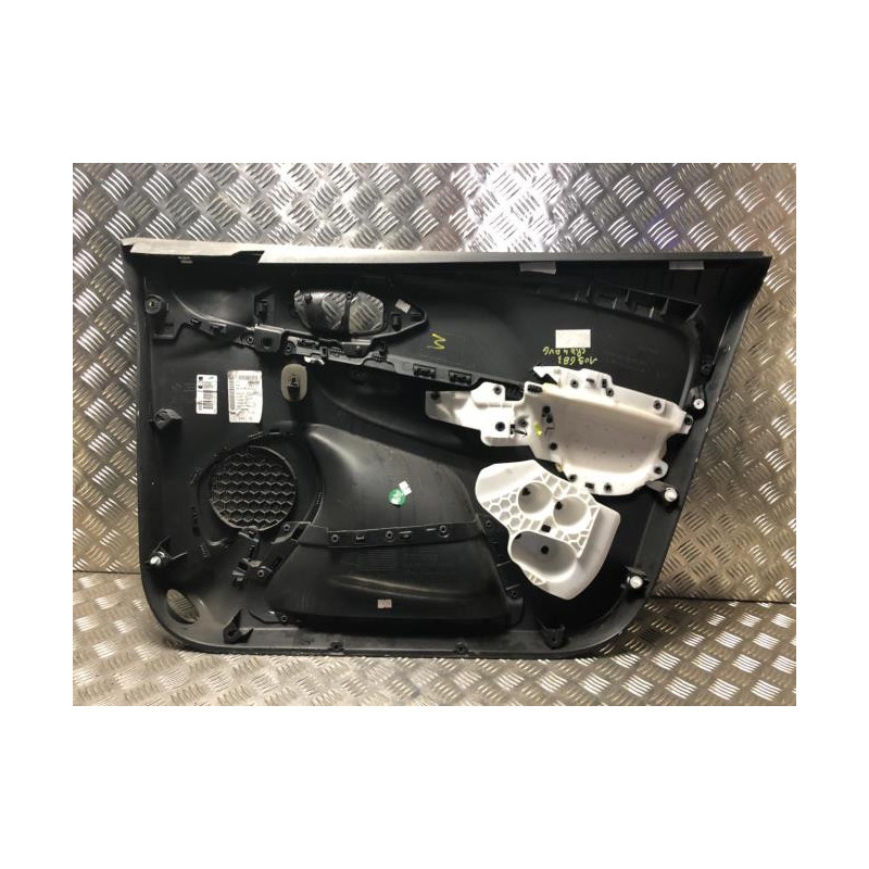 Panneau de porte avant gauche RENAULT CLIO 4 PHASE 1 d’occasion