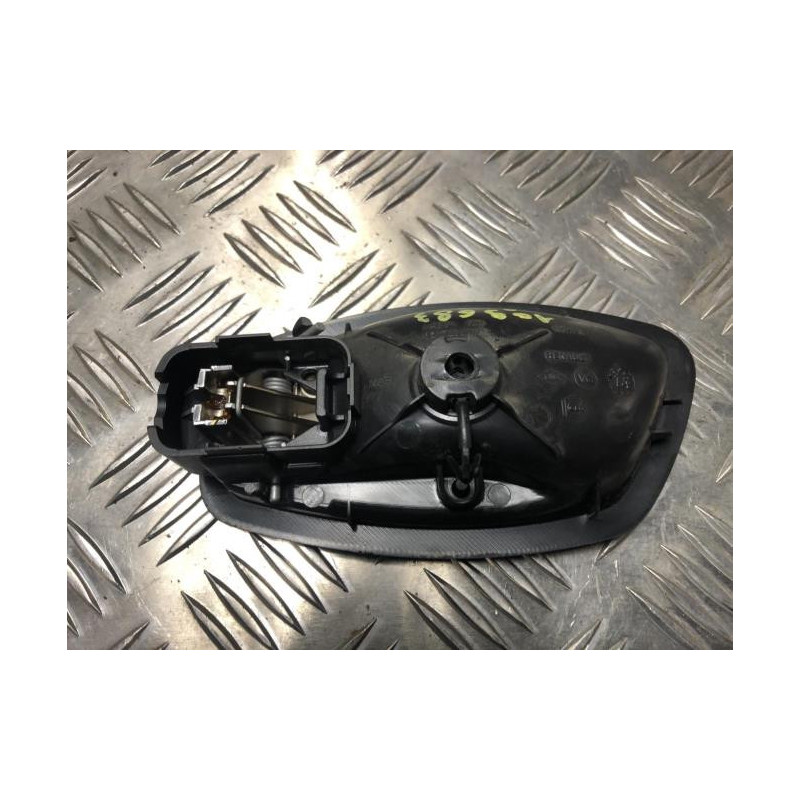 Poignee interieur arriere droit RENAULT CLIO 4 PHASE 1 d’occasion