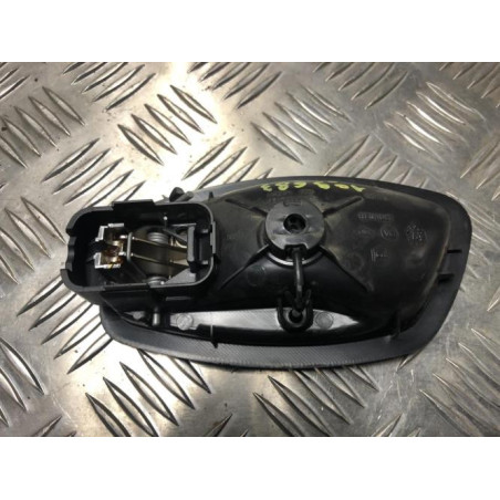 Poignee interieur arriere droit RENAULT CLIO 4 PHASE 1 d’occasion