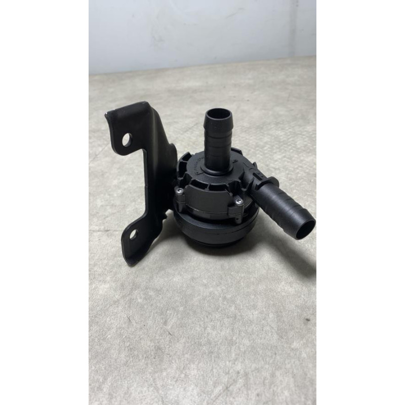 Pompe à eau FORD MONDEO 3 PHASE 2 d’occasion