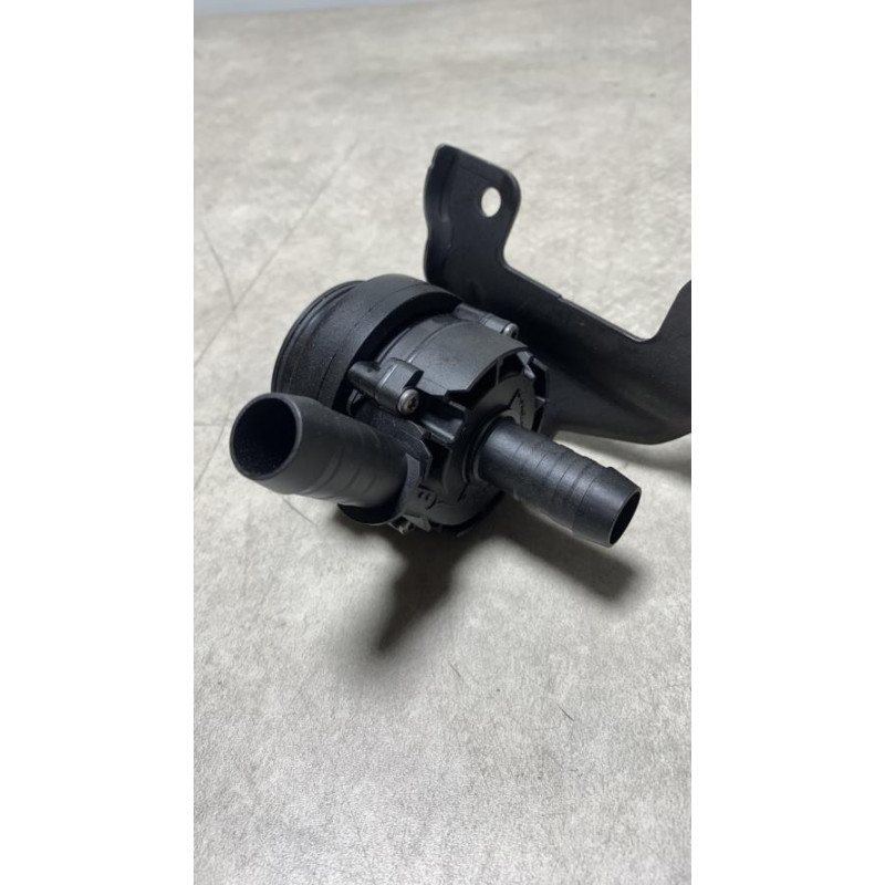 Pompe à eau FORD MONDEO 3 PHASE 2 d’occasion