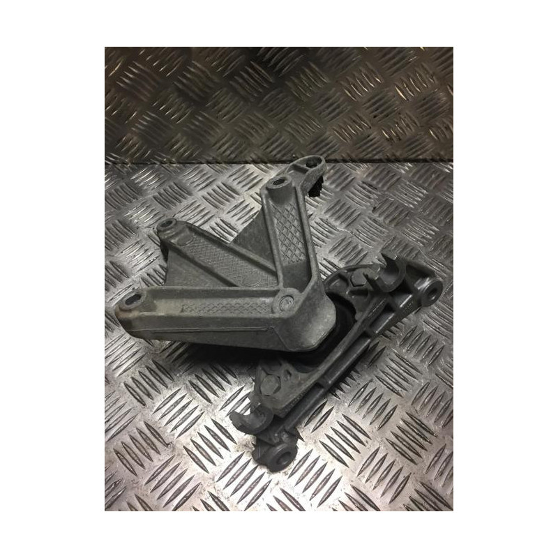 Support moteur gauche RENAULT MEGANE 2 PHASE 2 d’occasion