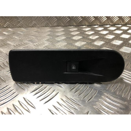 Interrupteur de leve vitre avant droit RENAULT CLIO 4 PHASE 1 d’occasion