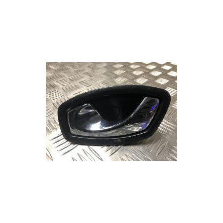 Poignee interieur avant gauche RENAULT CLIO 4 PHASE 1 d’occasion