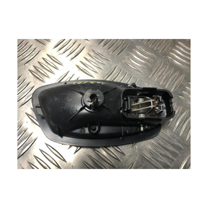 Poignee interieur avant gauche RENAULT CLIO 4 PHASE 1 d’occasion