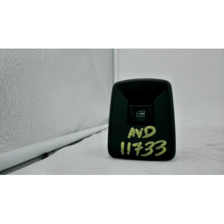 Interrupteur de leve vitre avant droit RENAULT KANGOO 2 PHASE 2 d’occasion