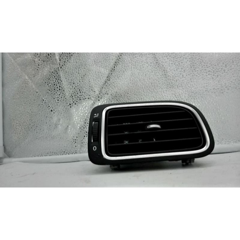 Aerateur tableau de bord avant droit VOLKSWAGEN POLO 5 PHASE 1 d’occasion