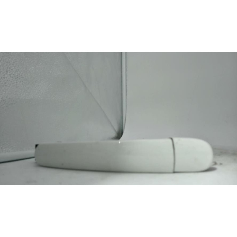 Poignee porte avant droit VOLKSWAGEN POLO 5 PHASE 1 d’occasion
