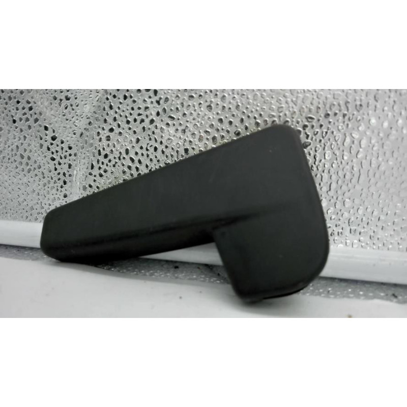 Poignee d'ouverture de capot VOLKSWAGEN POLO 5 PHASE 1 d’occasion