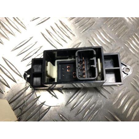Interrupteur de leve vitre avant droit MITSUBISHI ASX PHASE 3 d’occasion