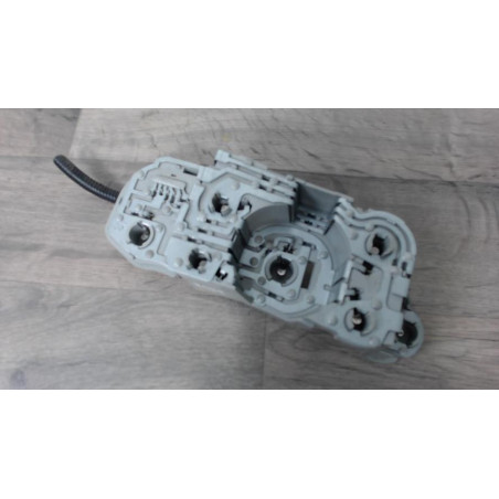 Platine feu arriere droit TOYOTA COROLLA VERSO 2 PHASE 1 d’occasion