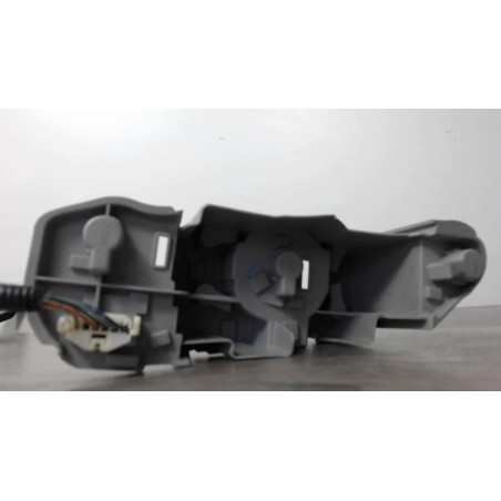 Platine feu arriere droit TOYOTA COROLLA VERSO 2 PHASE 1 d’occasion